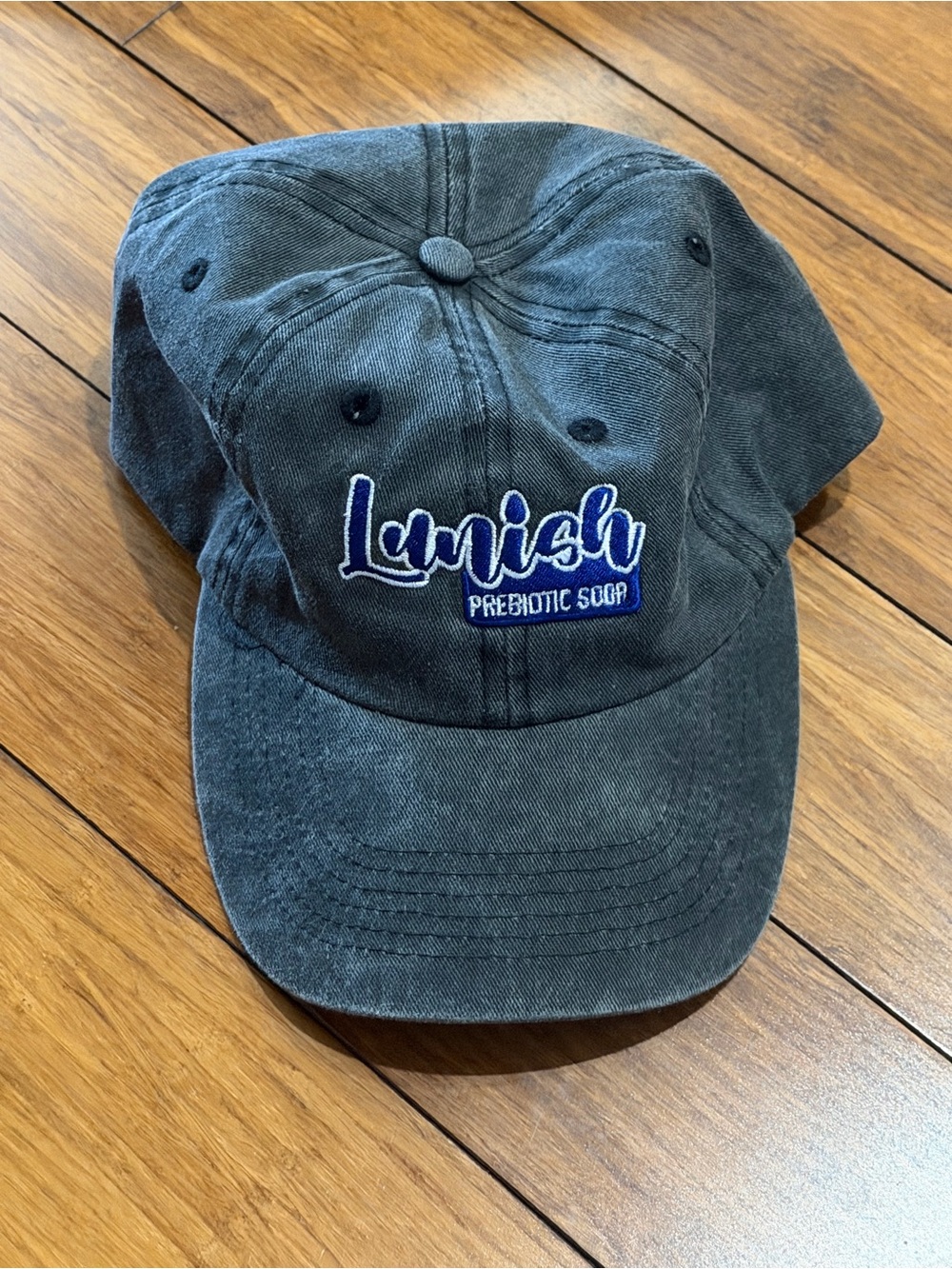 Lunish baseball cap